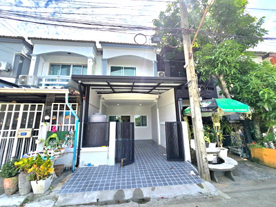 ทาวน์โฮม เขตสายไหม : ทาวน์เฮ้าส์ รีโนเวทใหม่ ทำเลดี หน้าบ้านและหลังบ้าน ไม่ติดใคร หมู่บ้าน อภินคร2000 ซอยสายไหม81 สายไหม ใกล้ชุมชน