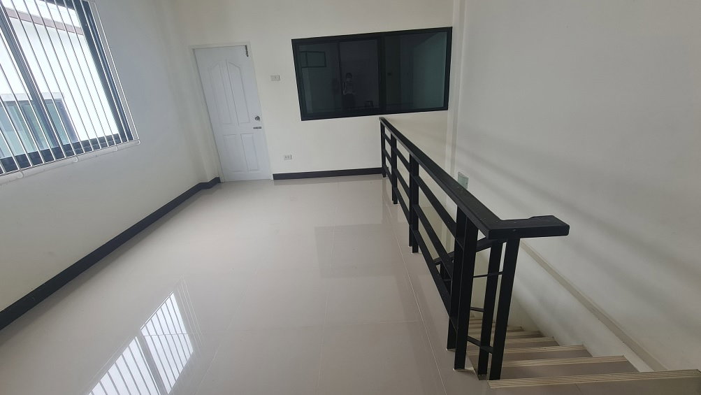 รูป อาคารสำนักงาน 3 ชั้น ติดถนน ตรัง-ย่านตาขาว (ทล.404) อำเภอ ย่านตาขาว จังหวัด ตรัง รหัสแฟ้ม : 66-00172 หรือ 30685-0001 ติดต่อคุณวันวิสา - รูปที่ 4/11