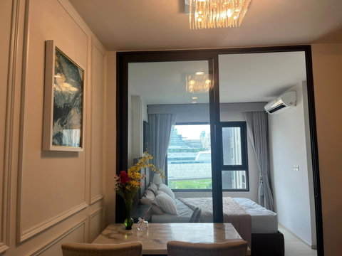 🏙️✨ FOR RENT: Life One Wireless — LUXURY HIGH-FLOOR CITY LIVING!  💰 Rental Price: 25,000 THB/month!!  