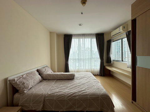 🛋️💗 Special Promotion: Free Wi-Fi in this room only 💗 Spacious and well-divided room, not hot 💗🛋️ Life Sukhumvit 65 LINE ID: @471ovhib 📲