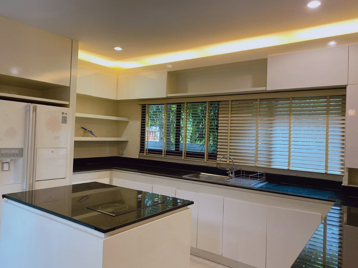 รูป R-116 ให้เช่าHome Office เมืองเชียงใหม่ ✨ ทำเลทองสำหรับธุรกิจ สำนักงาน หรือธุรกิจที่ต้องการพื้นที่กว้างขวาง พร้อมที่จอดรถสะดวกสบาย - รูปที่ 12/29