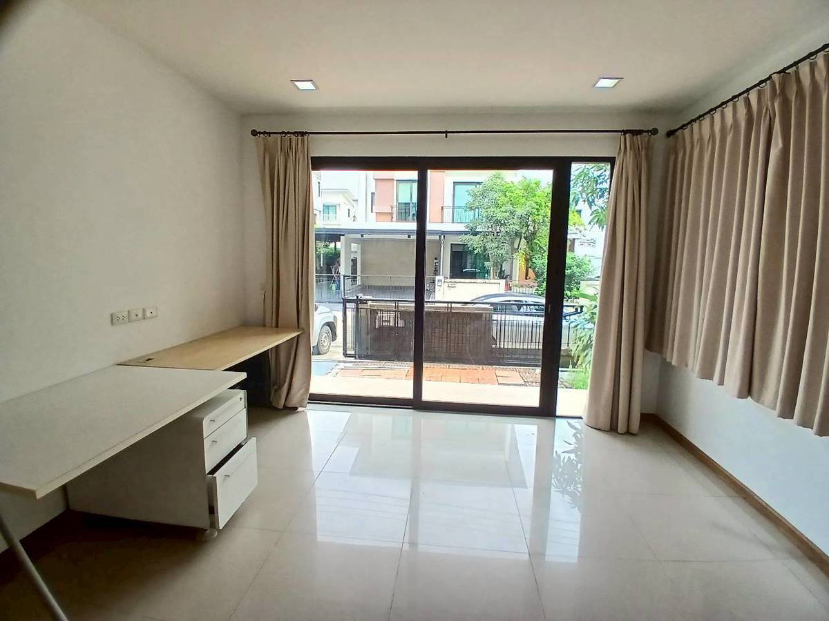 รูป ให้เช่าบ้านเดี่ยว3ชั้น หมู่บ้านโกลเด้น เพรสทีจ วัชรพล-สุขาภิบาล 5 Tel. 099-998-3897 - รูปที่ 10/38