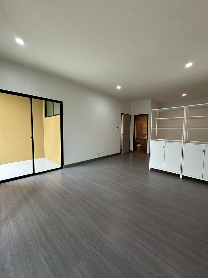 รูป 🏡✨ ให้เช่าทาวน์โฮม 3 ชั้น หลังมุม พร้อมชั้นลอย 📍 หมู่บ้านสัมมากร อเวนิว ชัยพฤกษ์–วงแหวน - รูปที่ 6/16