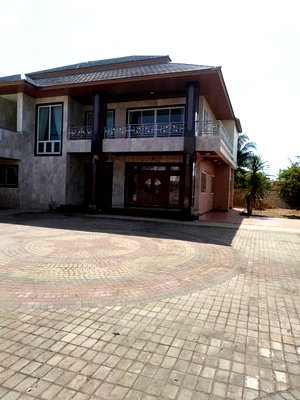 บ้านเดี่ยว 2 ชั้น อยู่ติดซอย จตุรมิตร ถนน หน้าสงเคราะห์ อำเภอ เมืองปัตตานี จังหวัด ปัตตานี รหัสแฟ้ม : 65-00023 หรือ 30167-0001 ติดต่อคุณวันวิสา