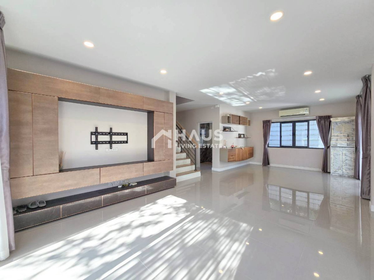 picture Centro Maha Chesadabodindranusorn Bridge 2 / 3 Bedrooms #HRM5050 - 3/20