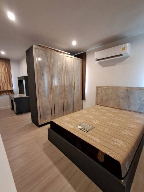 picture for rent Anasiri Chaiyapruek fully fitted - 9/16