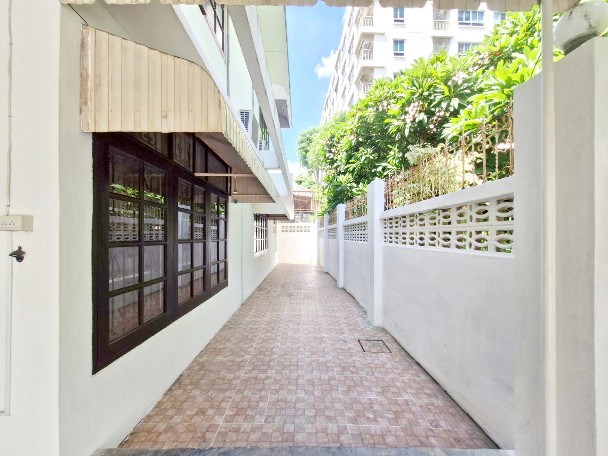 picture HK0480, House for rent 3 Br.,Huaikhwang - 3/24