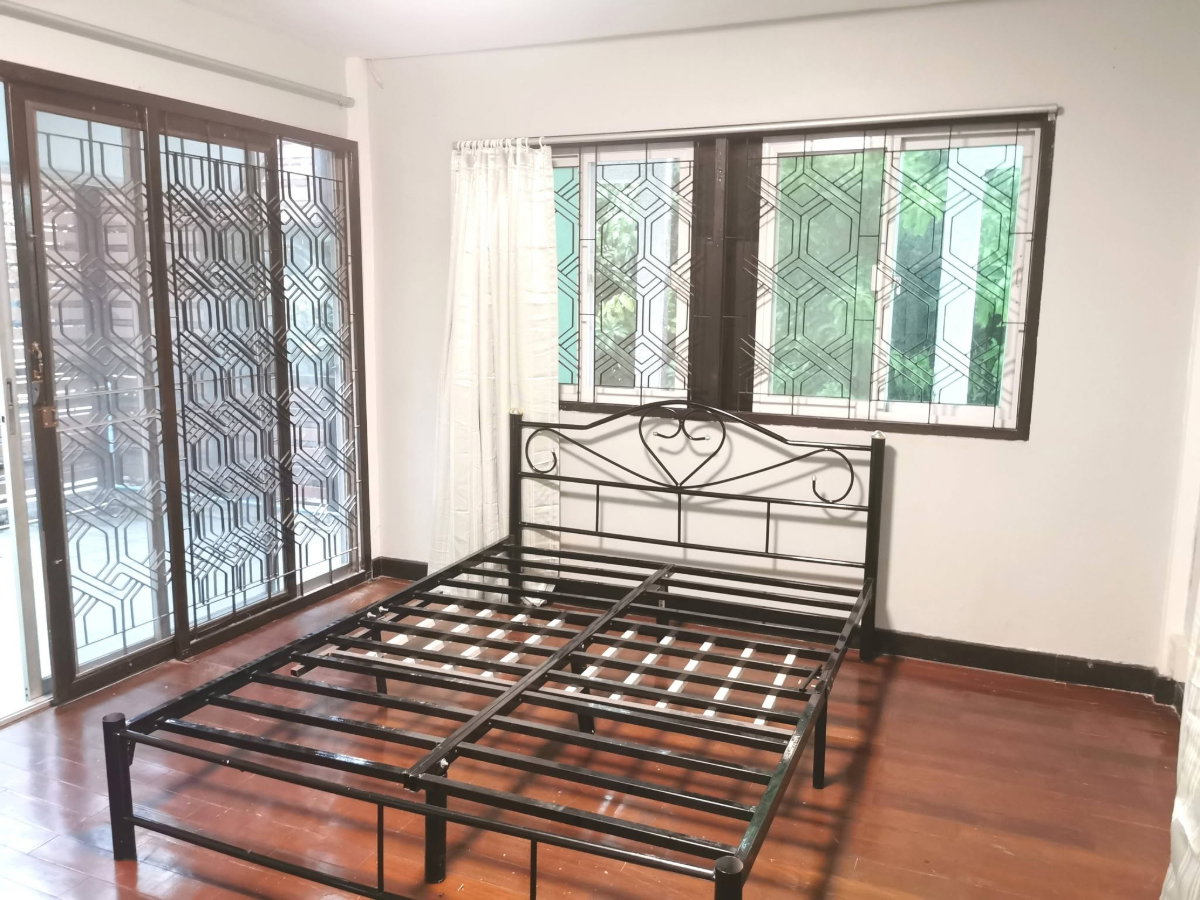 รูป [ให้เช่า] บ้านเดี่ยว 2 ชั้น ม.สัมมากร รามคำแหง | 2 ห้องนอน 1 ห้องน้ำ - รูปที่ 8/9