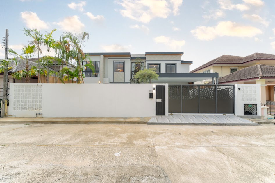 picture Luxury 2-Storey Pool Villa with Private Swimming Pool   #C4MG100524 - 31/31
