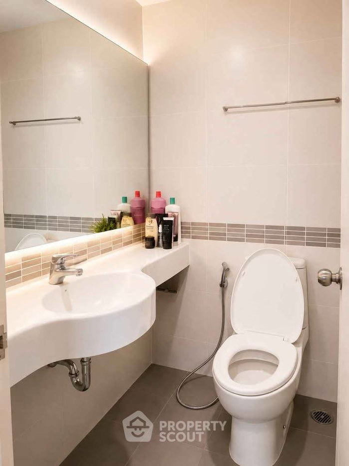 picture 1-BR 26 Sqm Condo At Lumpini Place Srinakarin-Huamak, 300m to ARL Hua Mak (ID 3009704) - 9/9