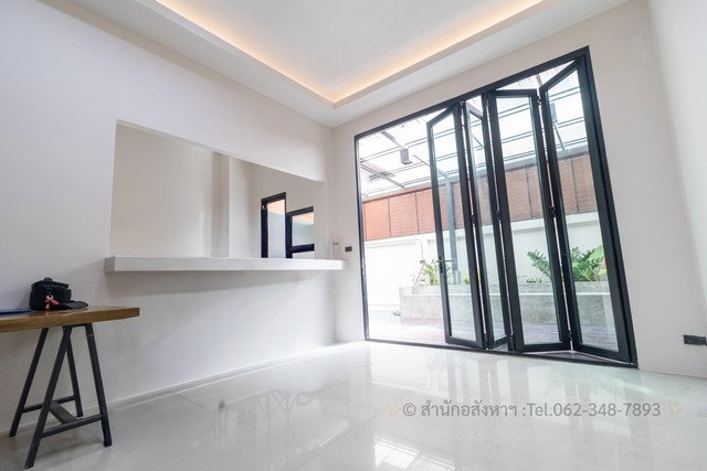 รูป ให้เช่า ทาวน์โฮม 3 ชั้น ซอยภาวนา 5 (ลาดพร้าว 41) หลังใหญ่ 268 ตร.ม. ทำออฟฟิศได้ สภาพแต่งใหม่ มีสวนลอยฟ้าและครัวใหญ่สะใจ! - รูปที่ 18/23