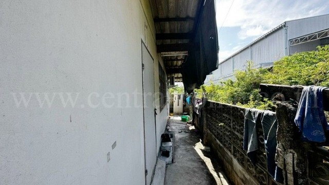 รูป ที่ดินพร้อมสิ่งปลูกสร้าง หมู่บ้าน ไทยประกัน ซอยไทยประกัน 1/11 ติดถนนเมน ราคาถูก - รูปที่ 10/12