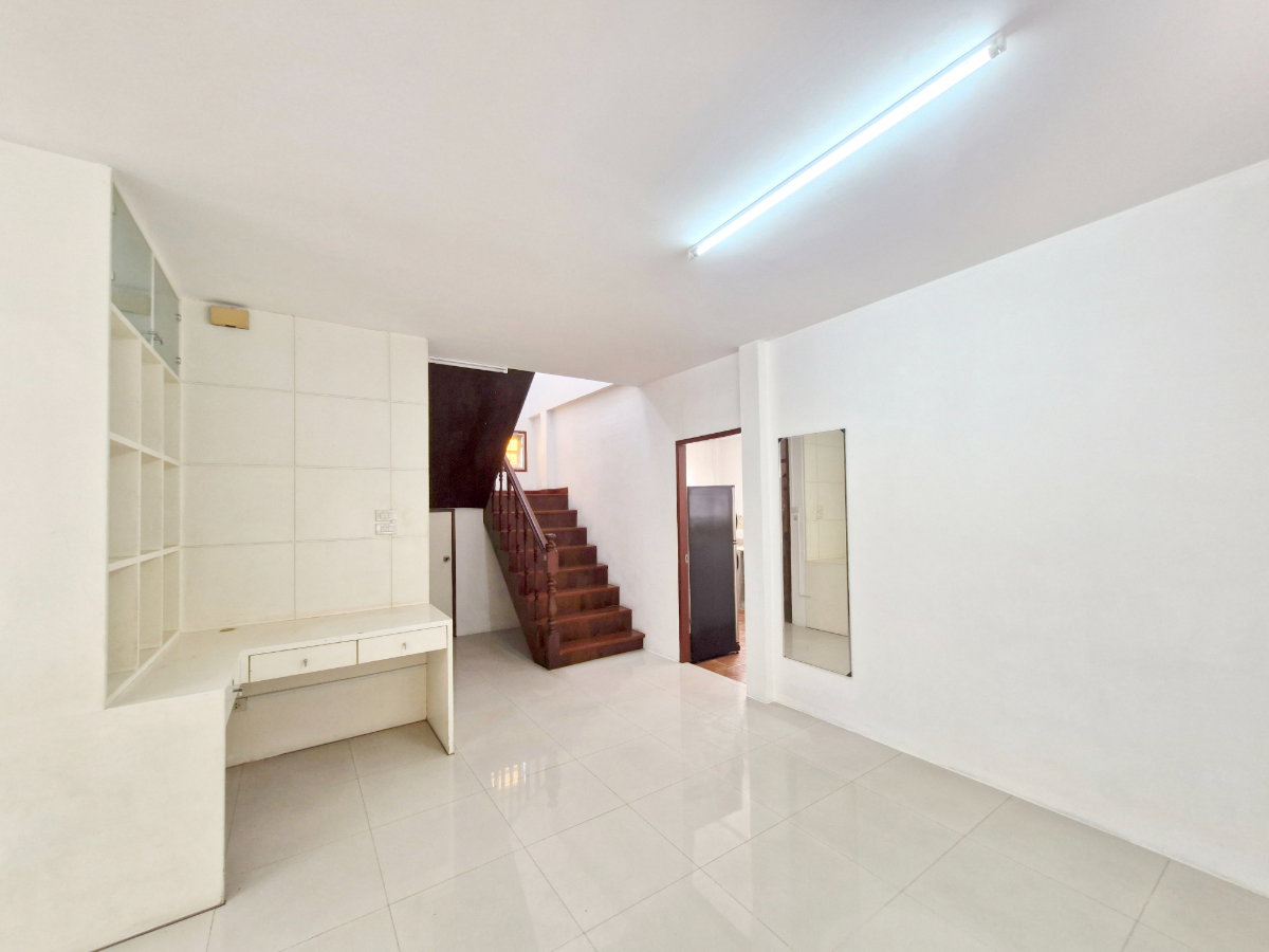 picture HK0480, House for rent 3 Br.,Huaikhwang - 9/24