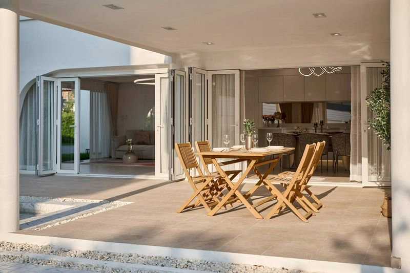 รูป Luxury Pool villa 2 ชั้น บ้านหรูสไตร์โมเดิร์นหรู ดีไซน์ทันสมัย พร้อมสระว่ายน้ำในตัว #C3MG100306 - รูปที่ 2/16
