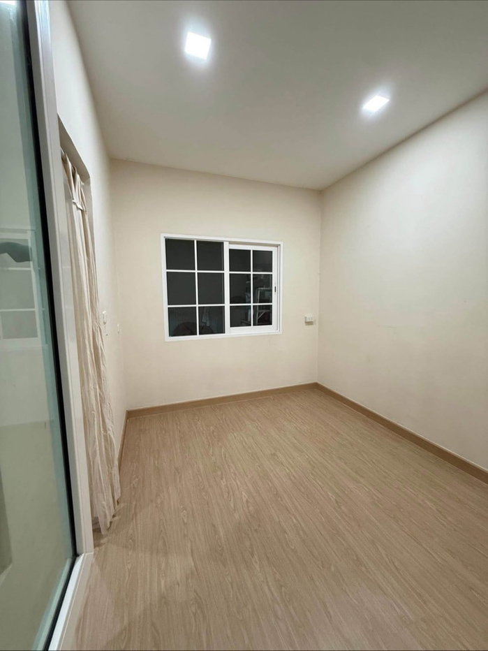 รูป 🏡✨ ทาวน์โฮมให้เช่า Golden Town รามอินทรา – วงแหวน 3 ห้องนอน 2 ห้องน้ำ ใกล้แฟชั่นไอส์แลนด์ 🐱รับน้องแมว 📅 พร้อมเข้าอยู่ 1 กรกฎาคม 2569 - รูปที่ 7/15