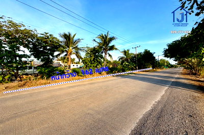 ที่ดิน รพ.มหาวชิราลงกรณ์ธัญบุรี : ขายที่ดินถมแล้ว เนื้อที่ 4 ไร่ ถนนรังสิต-นครนายก คลอง9 หนองเสือ  เหมาะทำโกดัง โรงงาน