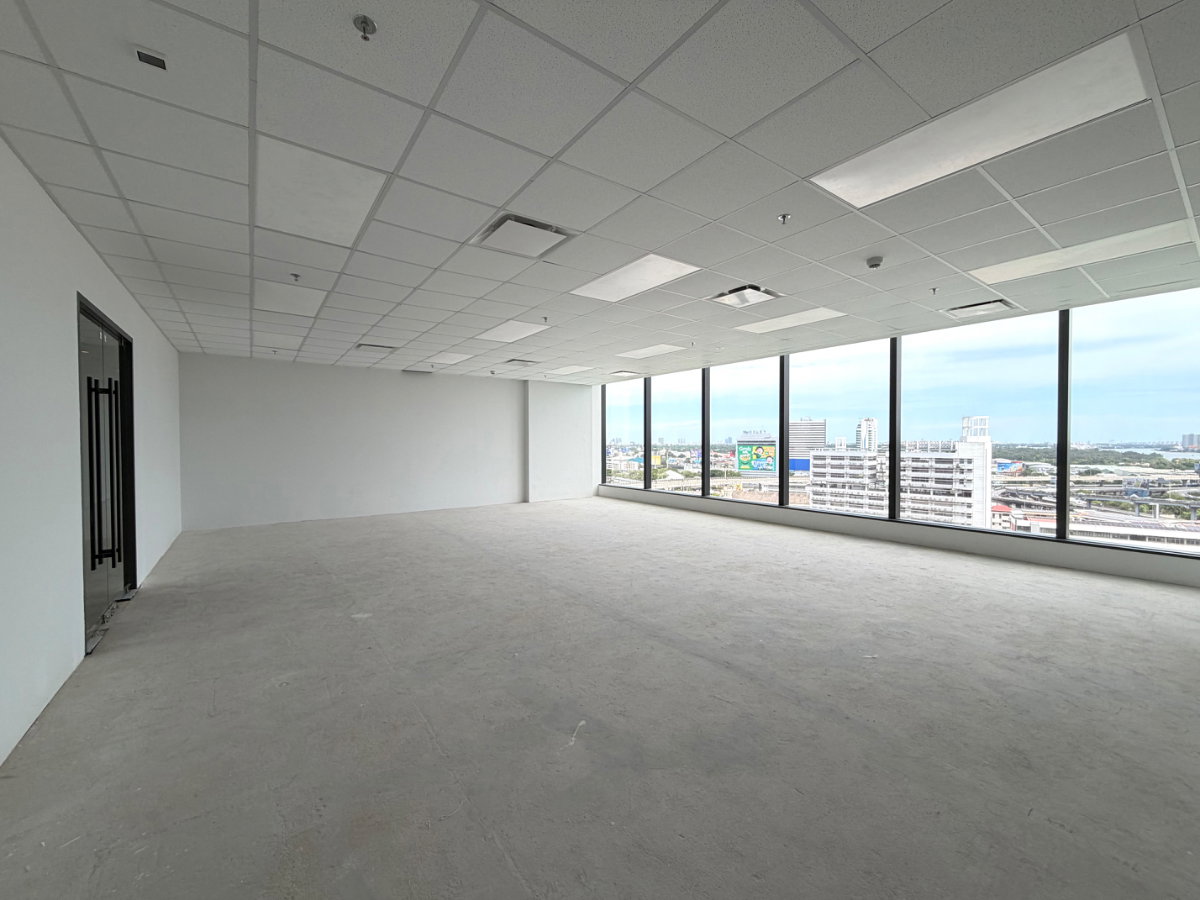 รูป New Grade A & Green Office, Just 290m from MRT Khlong Toei, River View - รูปที่ 3/13