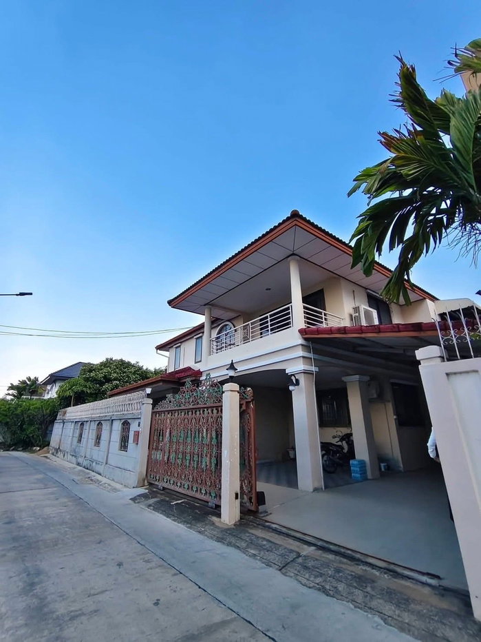 picture H0815, Detached House for Sale 4Br, Ladprao - 1/8