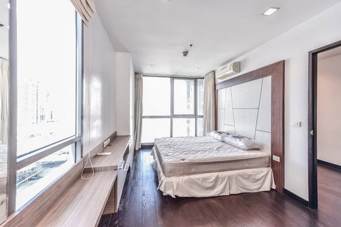 Ideo Q Phayathai【𝐑𝐄𝐍𝐓】🔥Warm and inviting rooms with a private swimming pool and stunning city views!🔥 Contact Line ID: @hacondo