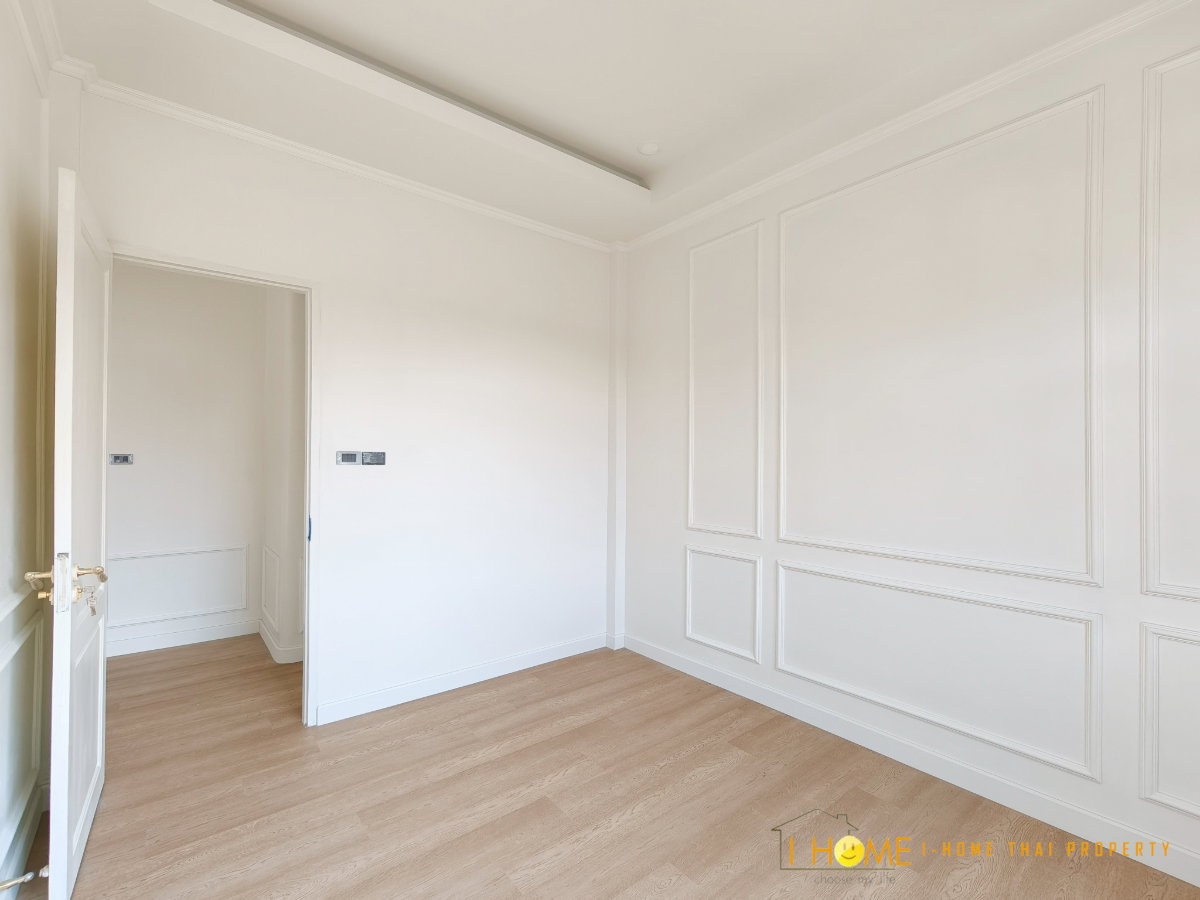 รูป   ขายบ้านเดี่ยวสองชั้น รีโนเวทใหม่   4 ห้องนอน 3 ห้องน้ำ  1 ห้องครัว  2 ที่จอดรถ   #C8MG100701 - รูปที่ 27/33