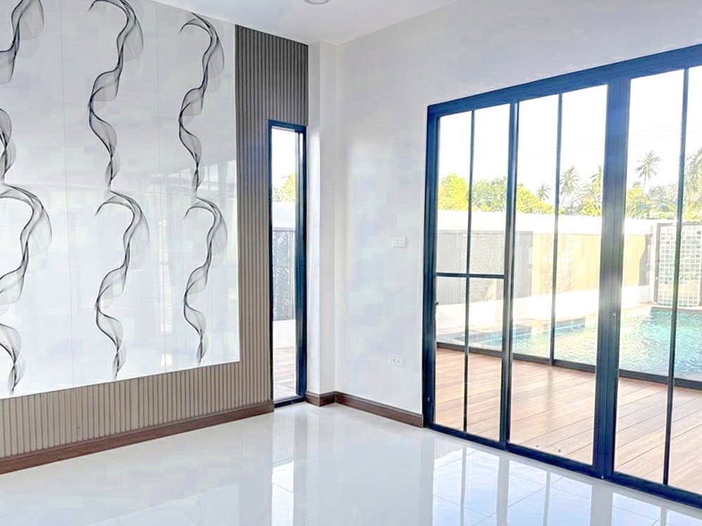 picture Luxury Pool Villa for Sale Mabprachan Lake East Pattaya - 1/8