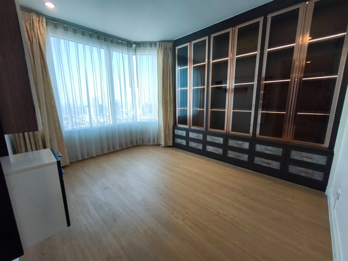 รูป ST679/[ให้เช่า] วอเตอร์มาร์ค เจ้าพระยา | คอนโดหรู 3 ห้องนอน 145 ตร.ม. ชั้น 41 วิวแม่น้ำโค้งสวยที่สุด (เลี้ยงสัตว์ได้) - รูปที่ 4/10