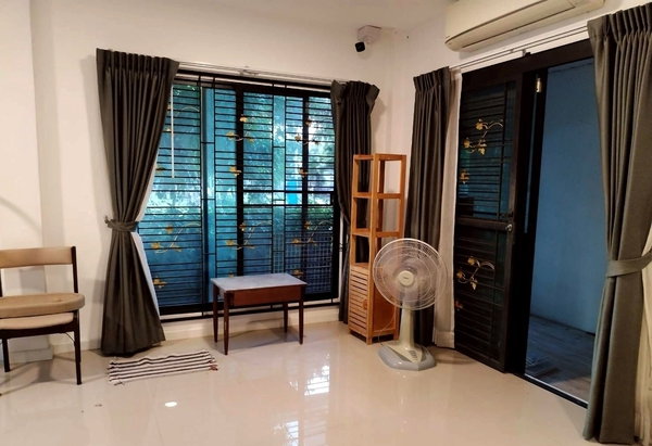 รูป ลูกตื่นเช้าเพราะบ้านไกล คาซ่า เพรสโต้ ประชาอุทิศ 90 บ้านแฝดหลังมุมติดสวน ใกล้ รร.สารสาสน์ ผ่อนคุ้มกว่าเช่า งบไม่เกิน 4 ล้าน พร้อมอยู่ทันที - รูปที่ 7/10