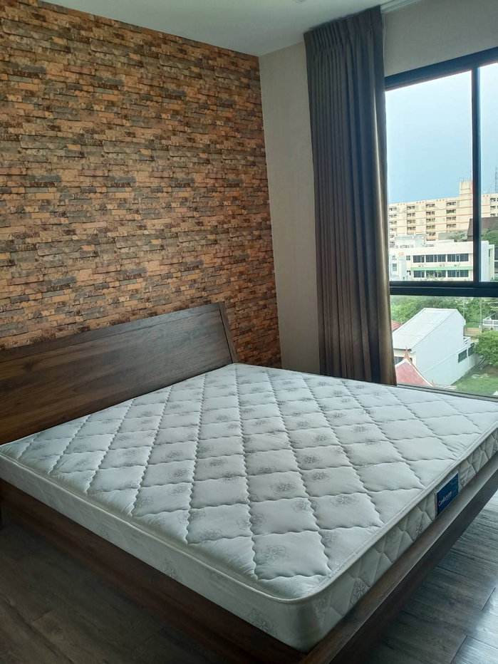 picture 35 sq.m., 7th floor, corner unit, Brown Condo Ratchada 32, 2-way view. - 2/16