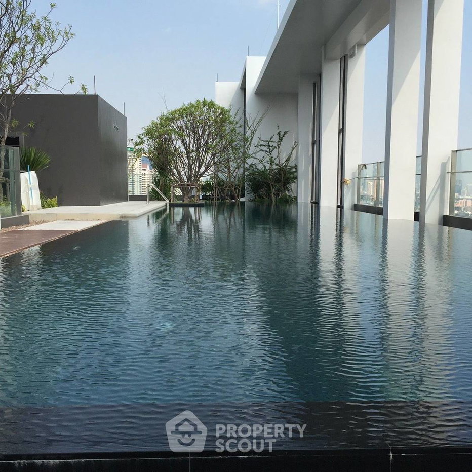picture 2-BR Condo at Rhythm Sathorn-Narathiwas near BTS Chong Nonsi (ID 3003432) - 10/17