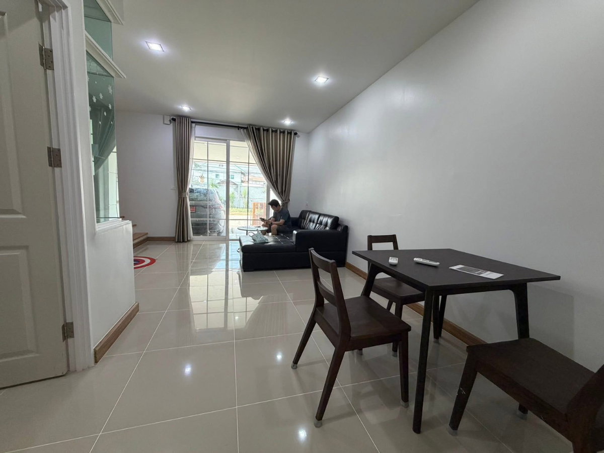 รูป 🏡✨ บ้านให้เช่า รีโนเวทใหม่ทั้งหลัง Golden Town สุขุมวิท-สถานีรถไฟฟ้าแบริ่ง 3 ห้องนอน 3 ห้องน้ำ หน้าบ้านติดถนนหลัก ไม่มีบ้านฝั่งตรงข้าม พร้อมเข้าอยู่ - รูปที่ 2/19