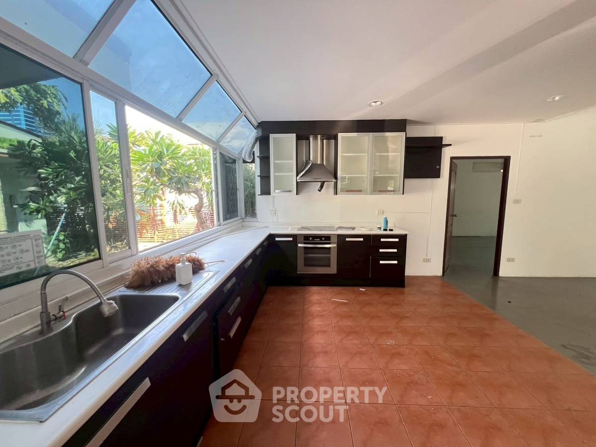 picture 4-BR House close to Thong Lo (ID 3004415) - 10/10