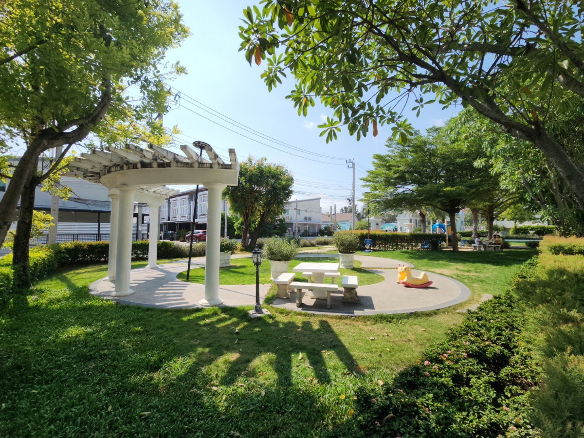 picture Golden Town Sukhumvit – BTS Bearing (Corner Unit) 2-storey townhouse, corner unit with extended space. - 35/41