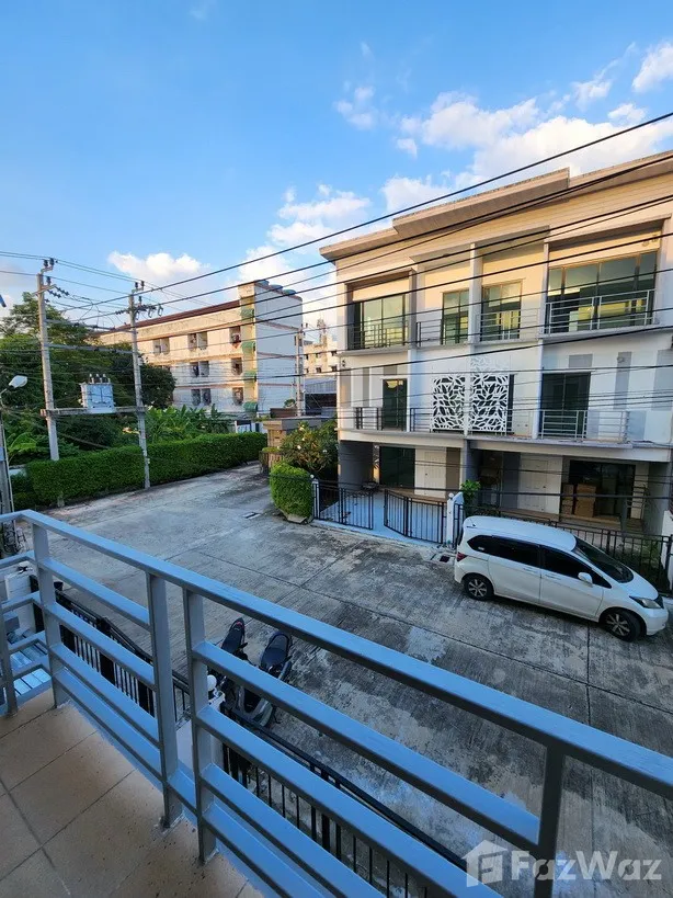 รูป ทาวน์โฮมสไตล์โมเดิร์น บ้านใหม่ 3ชั้น ย่านวัชรพลซอย9 เทพรักษ์ 6475484 - รูปที่ 15/20