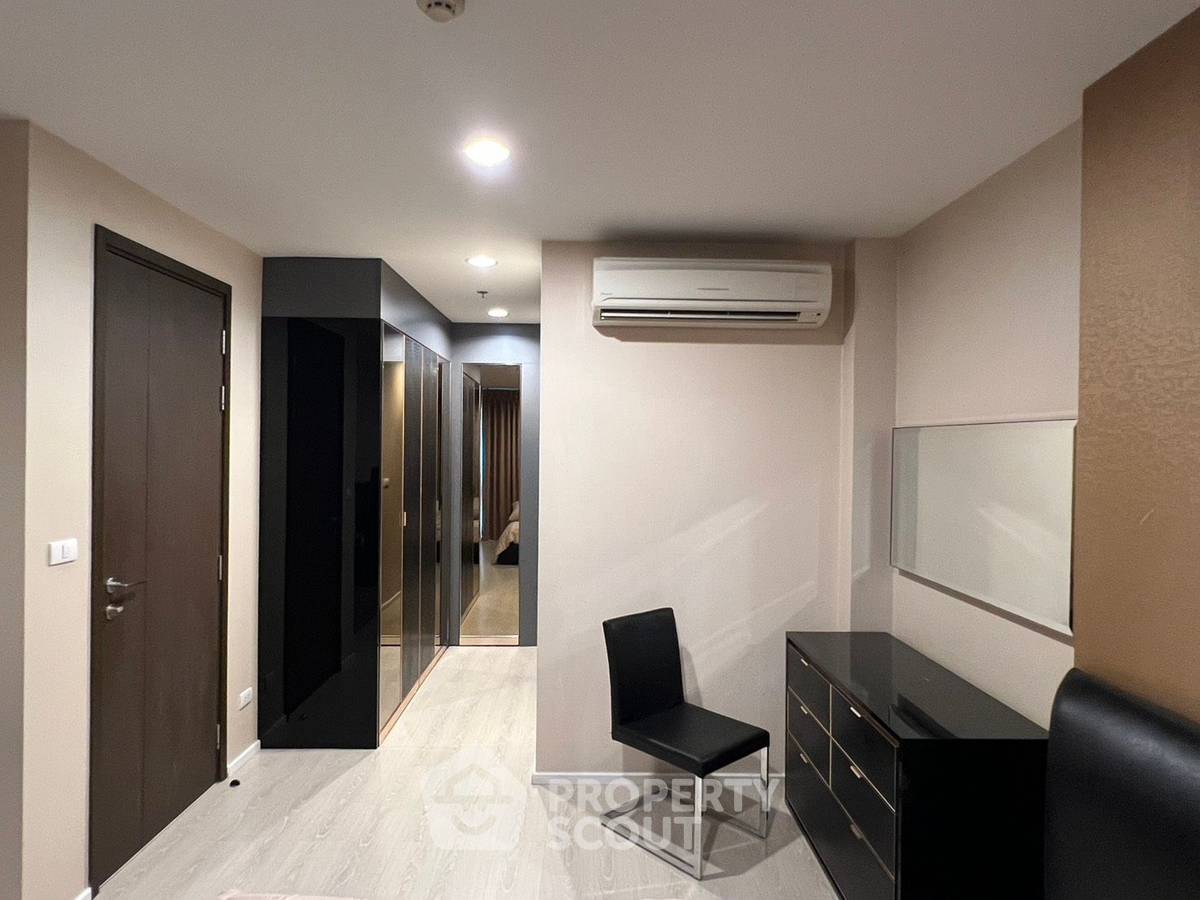 picture 2-BR Condo at Rhythm Sathorn-Narathiwas near BTS Chong Nonsi (ID 3003432) - 12/17