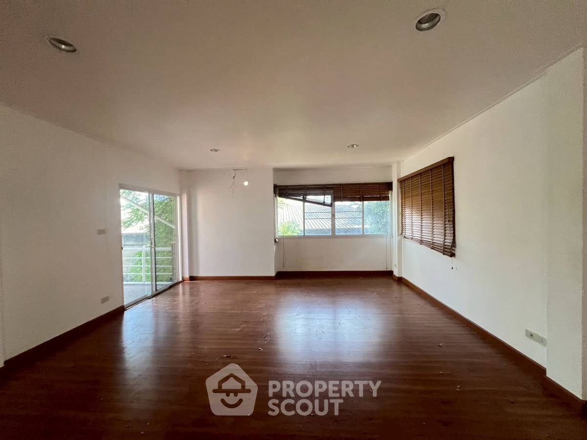 picture 4-BR House close to Thong Lo (ID 3004415) - 4/10