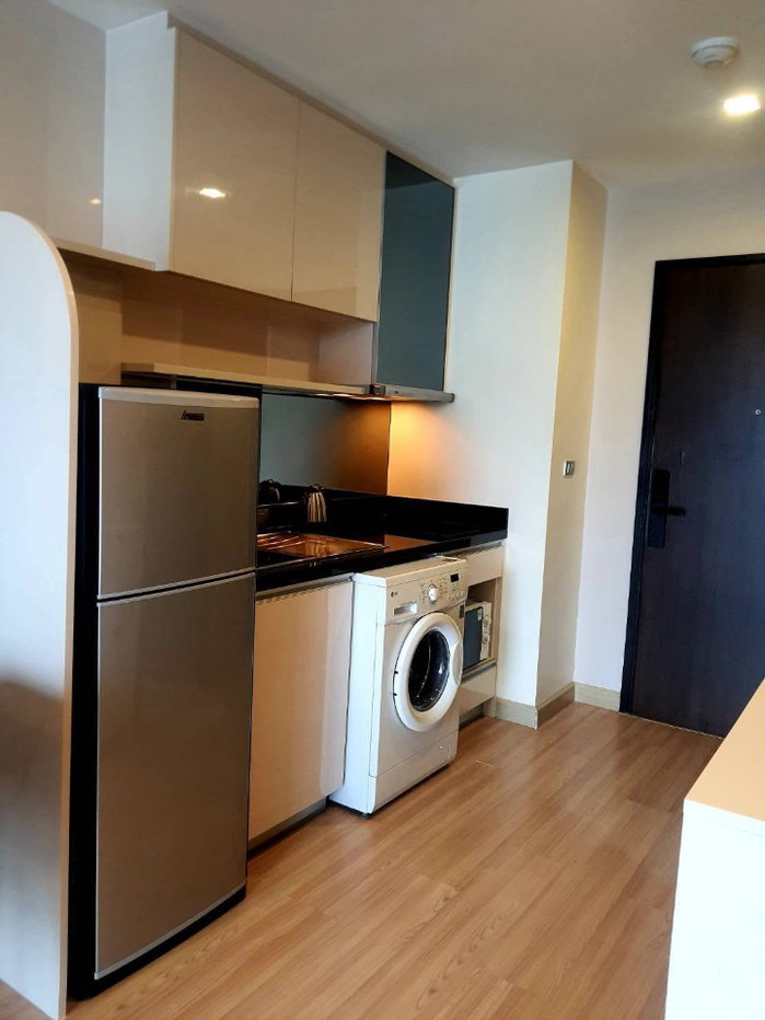 picture Condo for RENT : Skywalk Residence 𝐒𝐢𝐳𝐞 : 54 sqm. 1 Bed /1 Bath (Bathtub) / Corner Room/ City view 𝐅𝐥𝐨𝐨𝐫 : 21st - 7/14