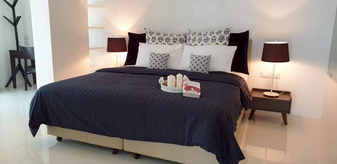 Luxury beachfront condo at The Sanctuary, Wong Amat Road. Beautiful room, fully furnished.