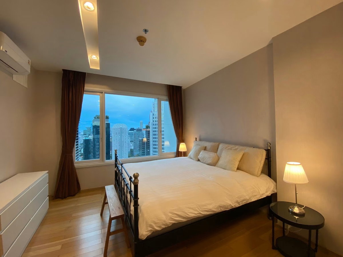 picture Ready to move in! ðĨ°âĻ 38,000 THB/month. Next to BTS Thonglor at Siri @ Sukhumvit. Contact Line: katk03 - 1/15