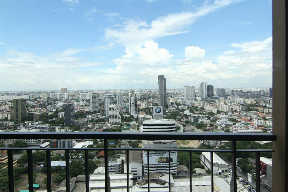 picture Equinox Phahol-Vipha Room available, ready to move in - 3/10