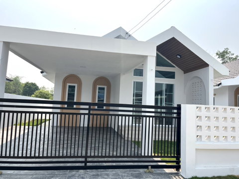 บ้านสร้างใหม่ชั้นเดียว ดีไซน์โมเดิร์น พื้นที่กว้างขวาง #ดอยสะเก็ด ราคาเพียง  2.15ล้านบาท  #CDK100830