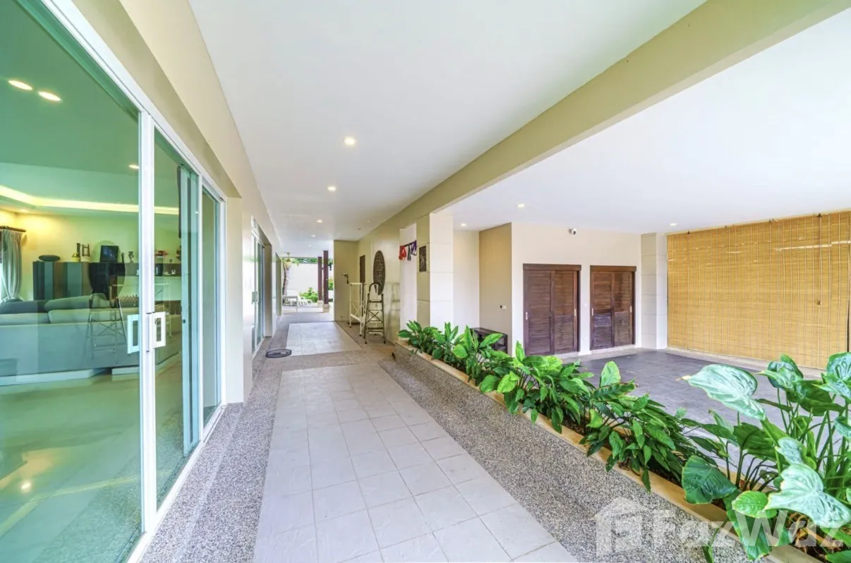 picture 4-bedroom villa on big land plot in Rawai 6476613 - 29/30