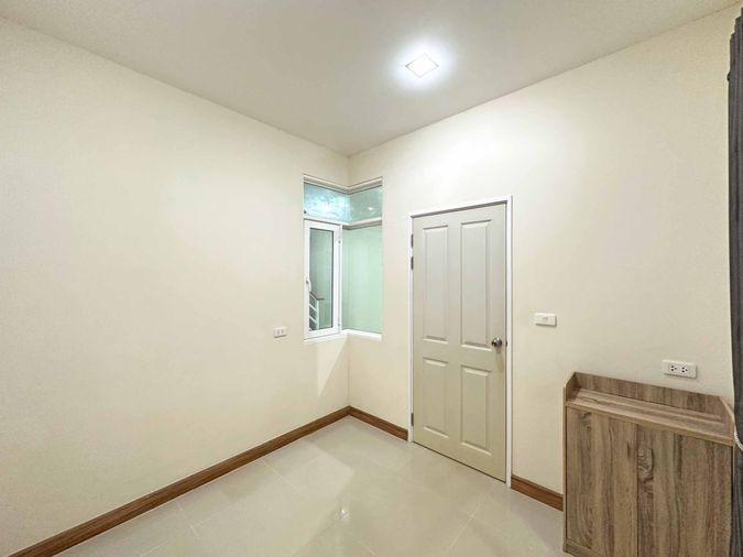 ขายทาวน์โฮม 3 ห้องนอน 150 ตร.ม. 17.2 ตร.ว. โกลเด้น ทาวน์ ๓ ลาดพร้าว - เกษตรนวมินทร์