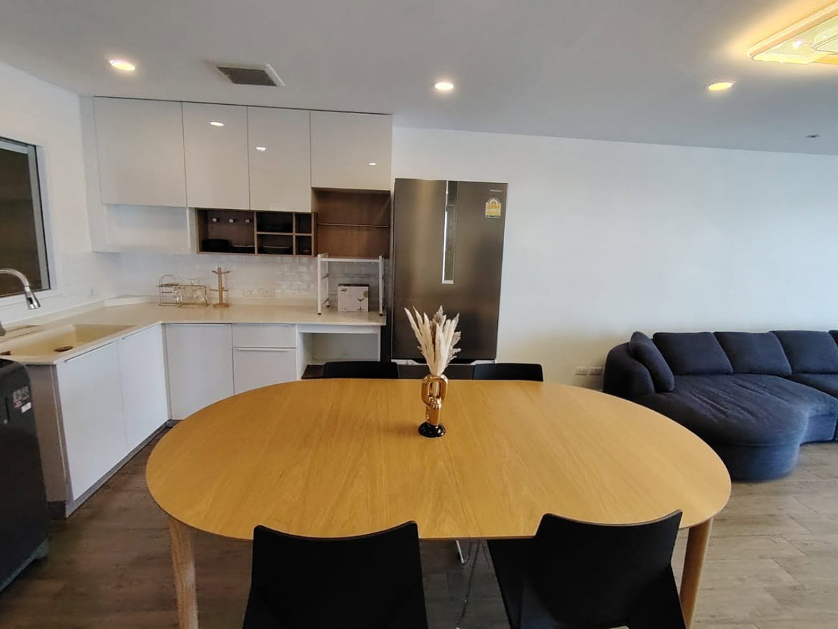 รูป Condo for RENT : State Tower 𝐒𝐢𝐳𝐞 : 127 sqm. 3 Bed /2 Bath / 2 Balconies / City view 𝐅𝐥𝐨𝐨𝐫 : 29th Fully furnished ✅2 Car parkings - รูปที่ 3/21
