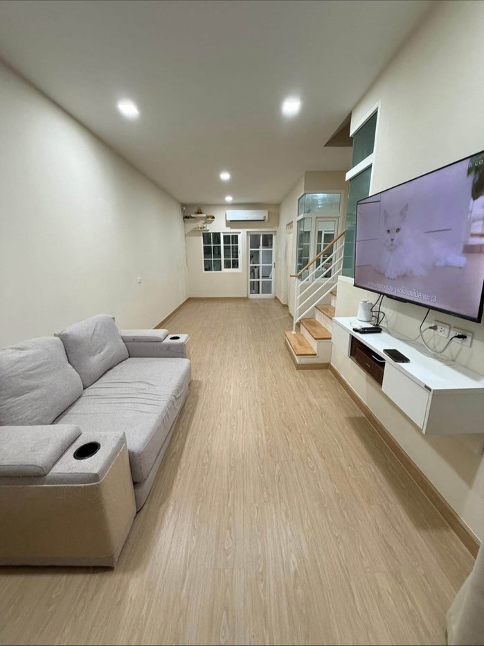 รูป 🏡✨ ทาวน์โฮมให้เช่า Golden Town รามอินทรา – วงแหวน 3 ห้องนอน 2 ห้องน้ำ ใกล้แฟชั่นไอส์แลนด์ 🐱รับน้องแมว 📅 พร้อมเข้าอยู่ 1 กรกฎาคม 2569 - รูปที่ 3/15