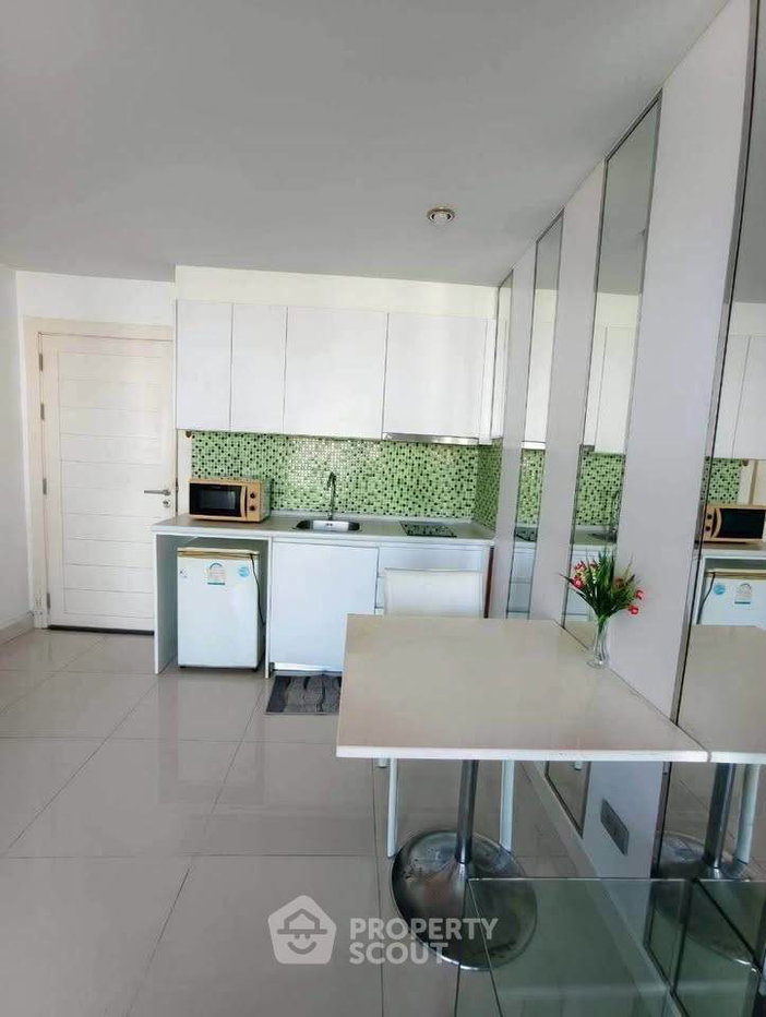 picture 1-BR Condo at Amazon Residence Pattaya Condominiums close to Pattaya (ID 3005424) - 3/8