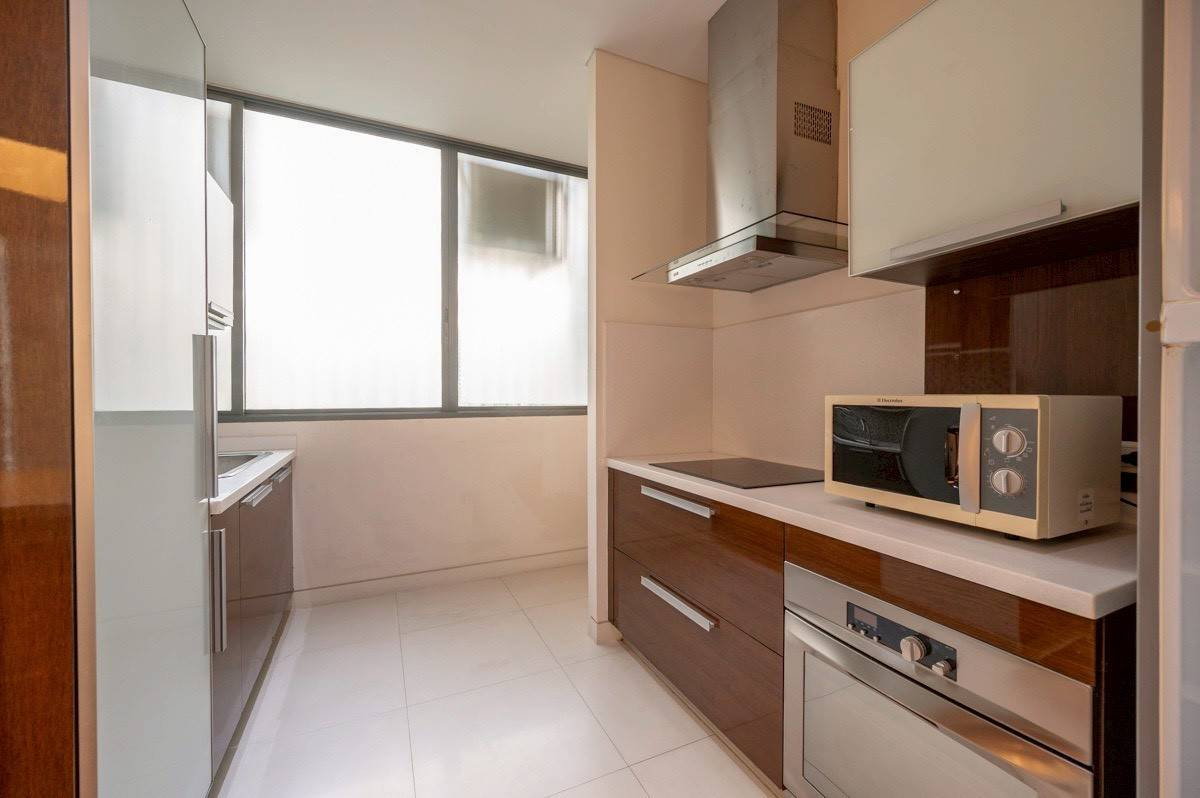 รูป Domus 18 | Rare Find! Spacious 3-Bedroom Residence at Domus 18, Sukhumvit #2026040414281 - รูปที่ 5/31