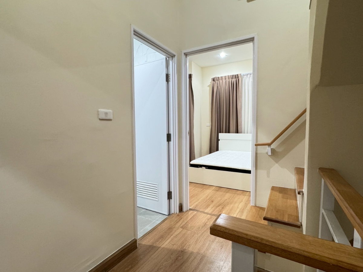 picture Golden Town Sukhumvit – BTS Bearing (Corner Unit) 2-storey townhouse, corner unit with extended space. - 20/41