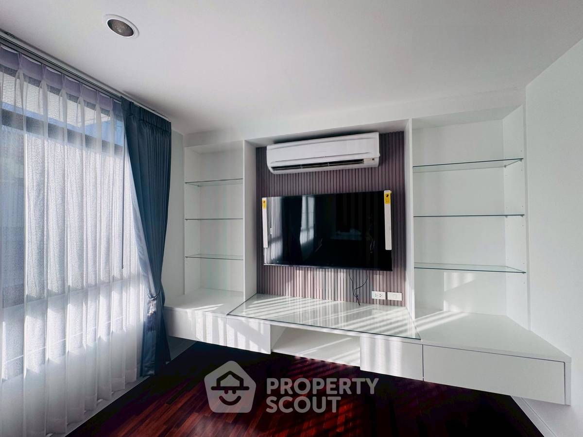 picture 1-BR Condo For Rent, Baan Chan Condominium | Thong Lo, near (ID 2674688) - 5/8