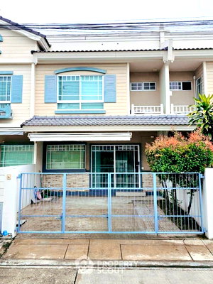 Townhouses for sale Bang Plee Samut Prakarn : 2-BR Townhouse at Indy Bangna Km.7 (2) in Bang Kaeo (ID 3003357)
