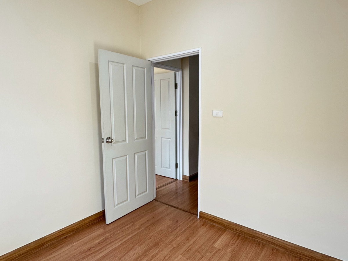 picture Golden Town Sukhumvit – BTS Bearing (Corner Unit) 2-storey townhouse, corner unit with extended space. - 30/41